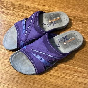 Merrill Select Slides size 7